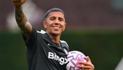 bob半岛体育-恩佐再示好皇马称想住马德里，与切尔西合同至2032年|阿根廷|恩佐·费尔南德斯|本菲卡足球俱乐部|皇家马德里|圣地亚哥-伯纳乌足球场_新浪体育_新浪新闻