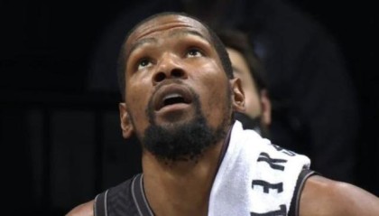 bob半岛体育-KD：查拉涅是偷窥狂 我应该延长隔离缺席湖人比赛