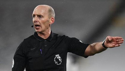 bob半岛体育-四天之内两张红牌被推翻 英超盲裁你怎么看VAR的？